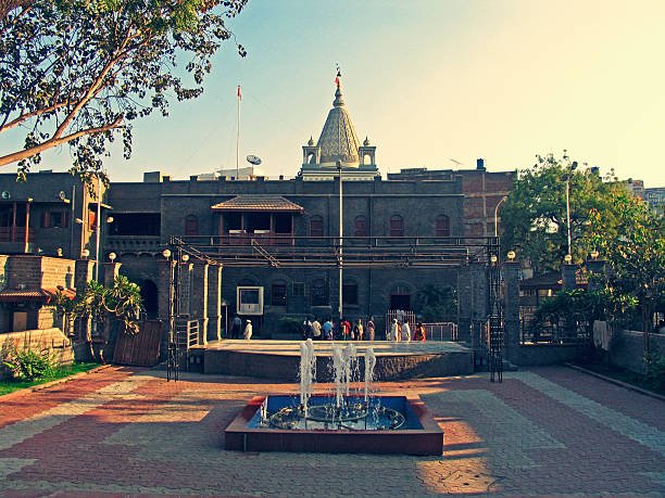 Well-maintained Force Urbania On Rent Pune To Shirdi Trip